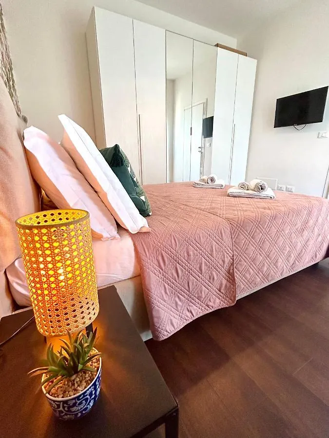 La Dotta Apartments - Via Jacopo Barozzi 6 Bologna 0*,  Italy